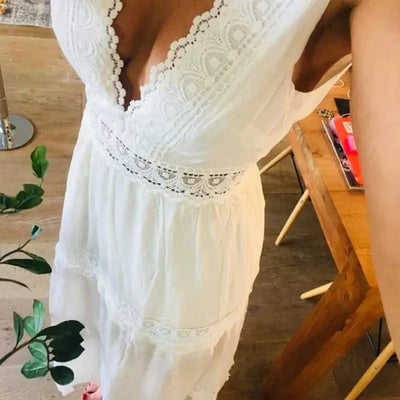 Kim | Abito in Pizzo con Scollatura a V