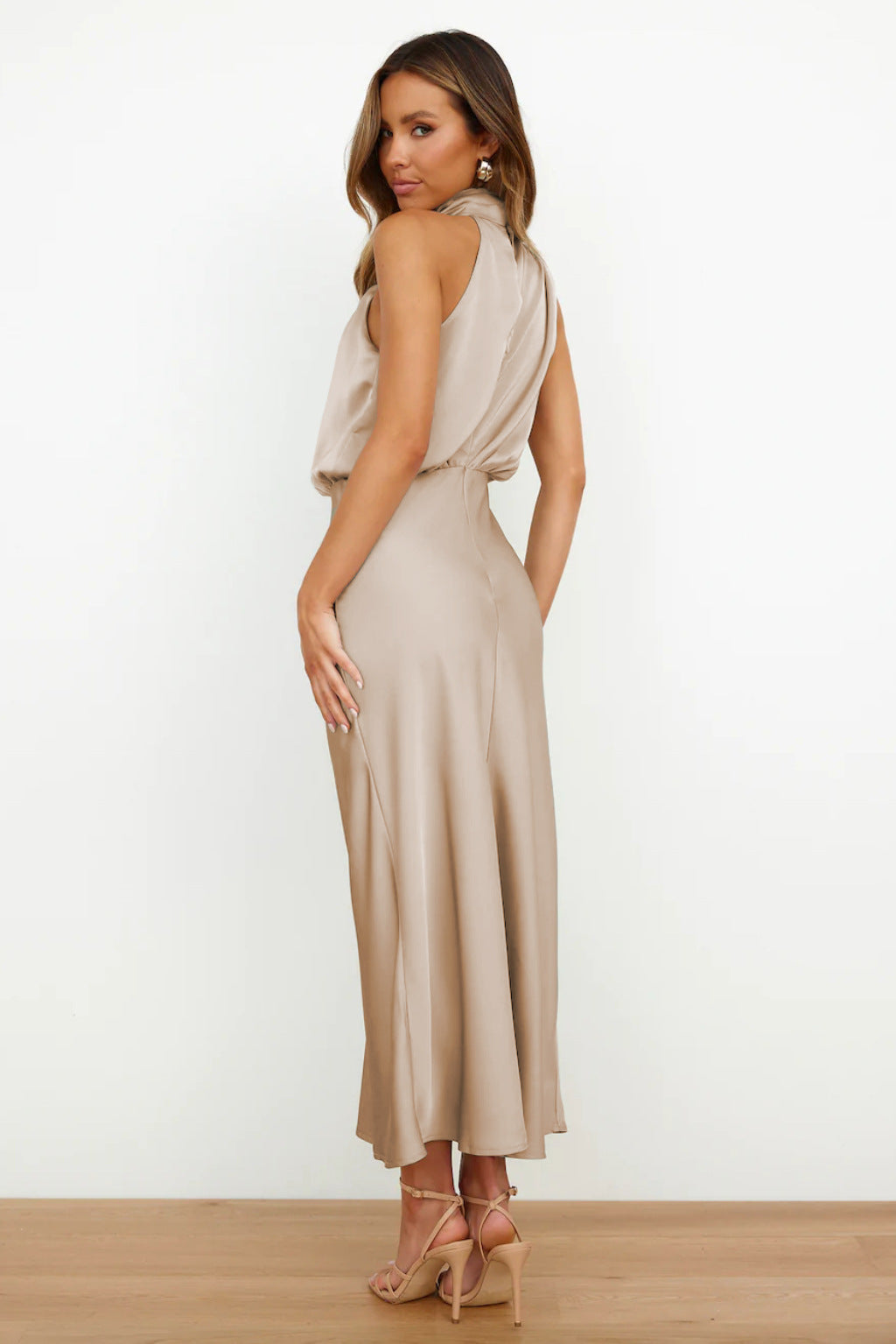 Lydia | Abito lungo con scollo a halter