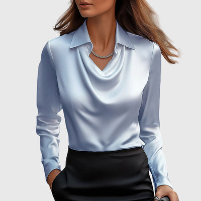 Sylvie | Blusa con lucentezza di lusso e scollatura plissettata