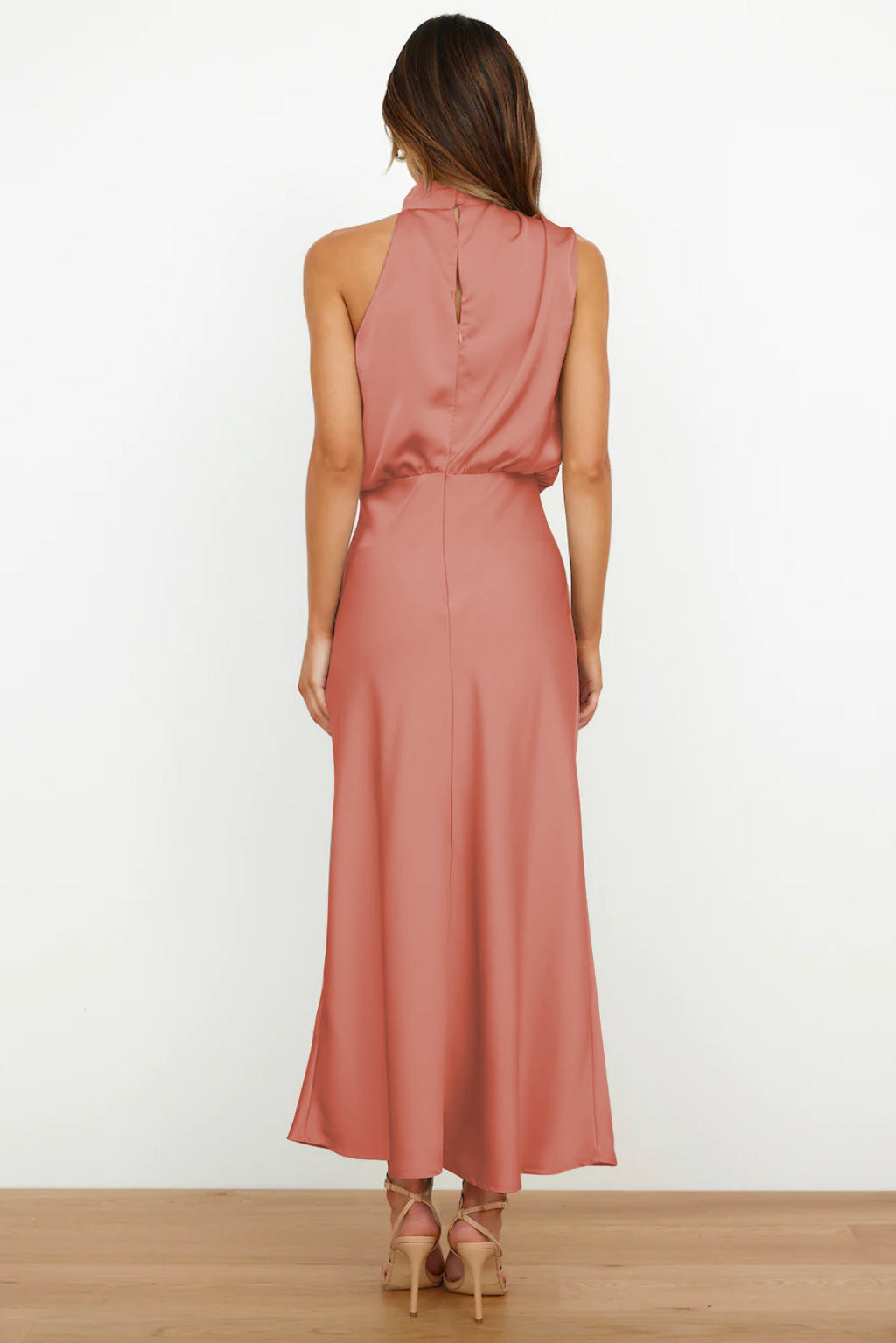 Lydia | Abito lungo con scollo a halter