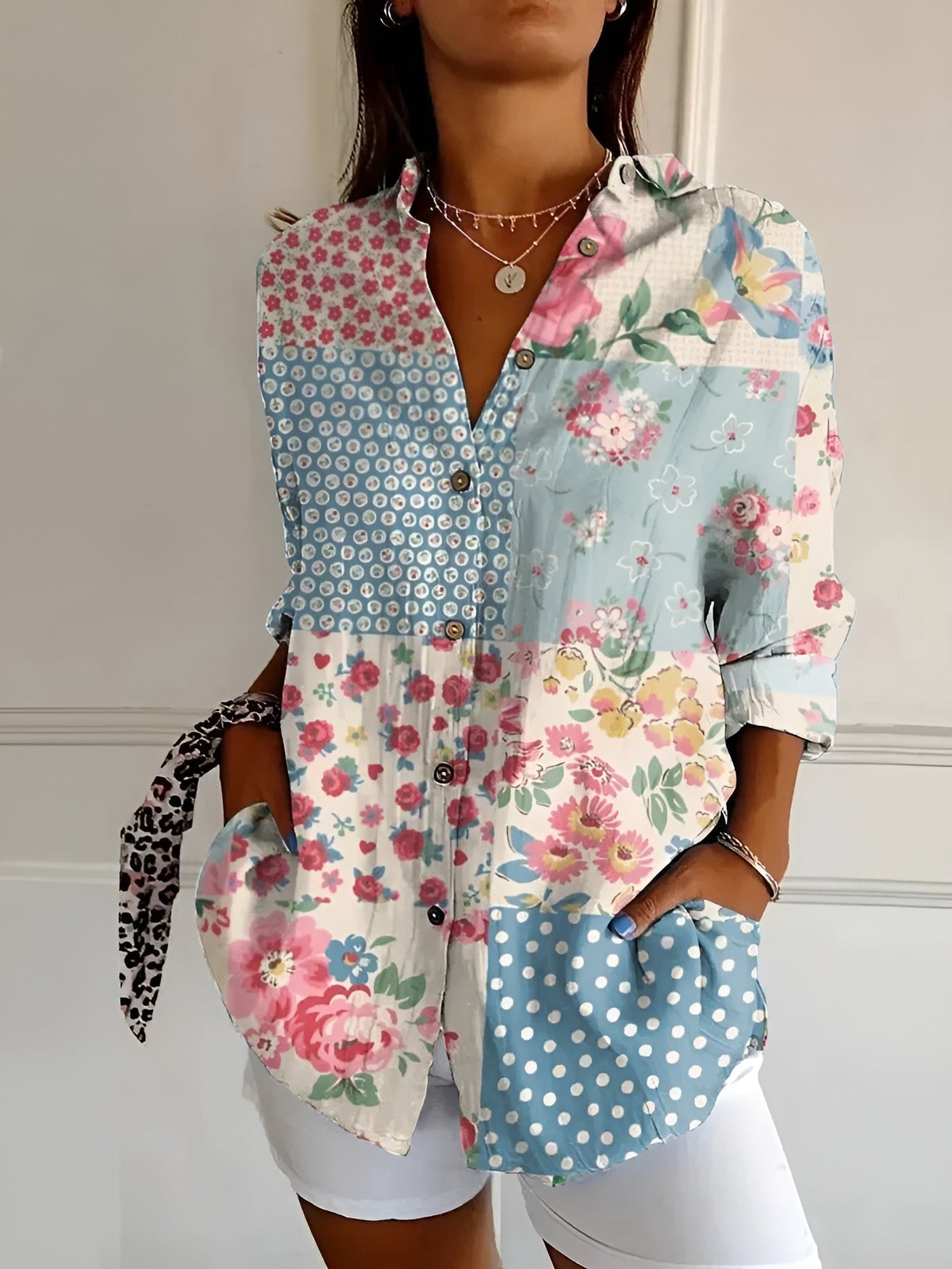 Avril | Blusa elegante con stampe giocose
